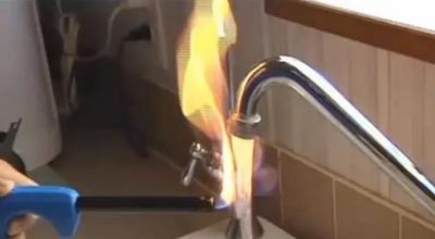自来水也能点燃？原来我们都被传说中的水火不容“骗”了多年